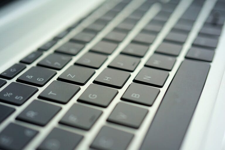 Checklista bezpieczeństwa PC – co sprawdzić co miesiąc?